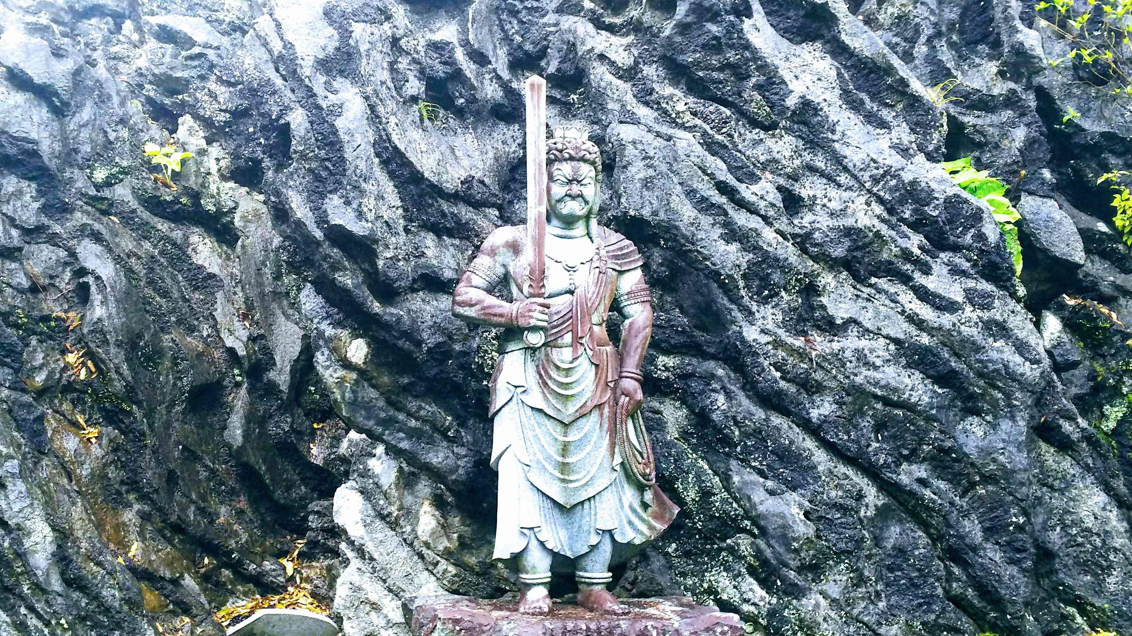 🏞️ 선사 봉우리 사찰 (젠지부지) 이미지 1